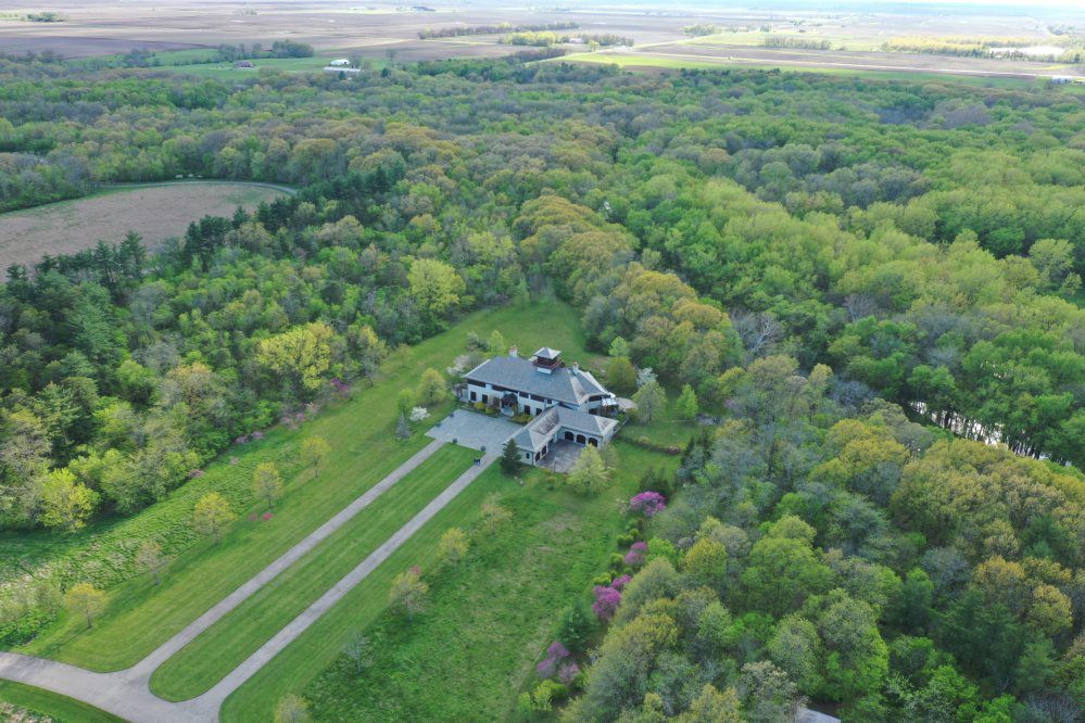 promo Hidden River mansion